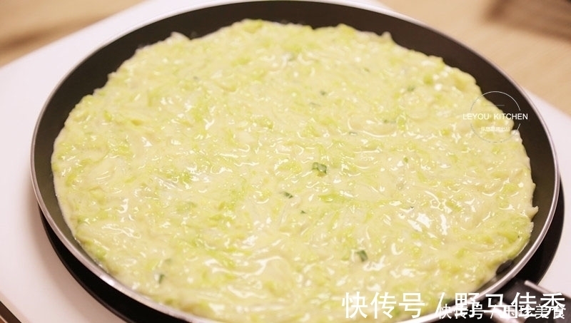白菜丝|白菜直接用来烙饼?不用和面揉面,烙好的饼又软又香,吃了还想吃