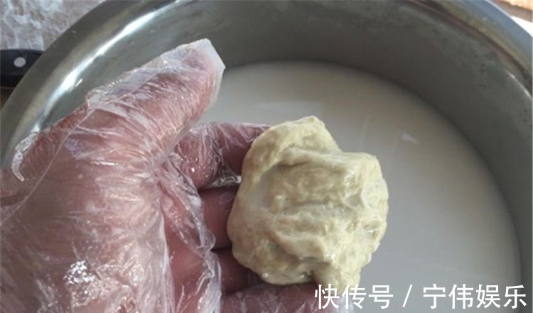 鲫鱼|野生大鲫鱼,最怕遇上的几种饵料,控制不住嘴,忍不住想吃!