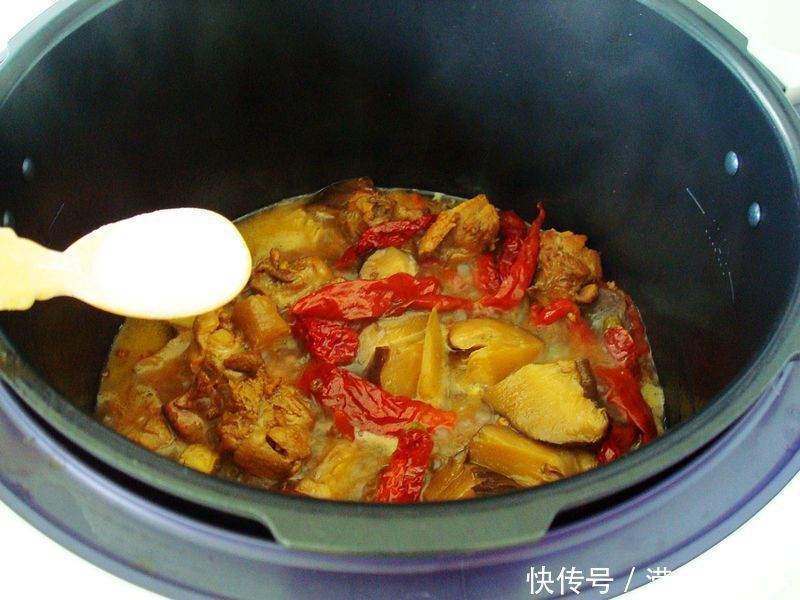  口味|鸭肉腥味重，不会做教你一招，肉质软烂开胃下饭，学会夏天吃好