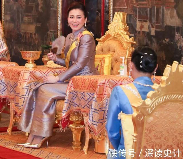 诗妮娜#69岁泰王帮衬贵妃,苏提达珍珠耳环黯淡无光,诗妮娜佩戴珠宝首饰