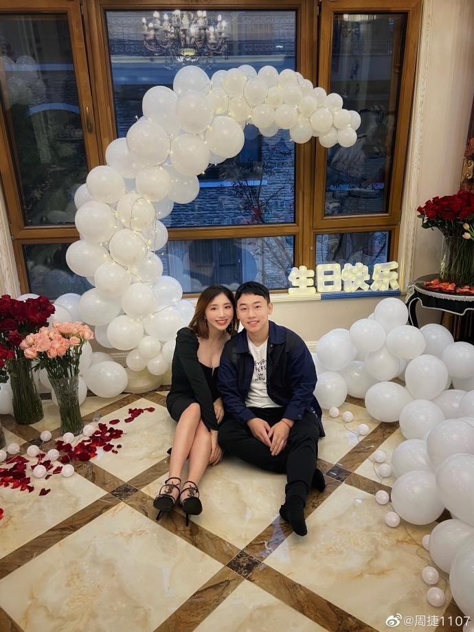 别墅|恭喜!1米58奥运5金王将迎二胎,妻子高挑美艳,豪华别墅内景曝光