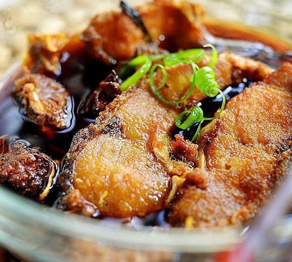 鱼肉这做法最简单,我家隔三差五就吃,不腥还特香,一上桌就吃光