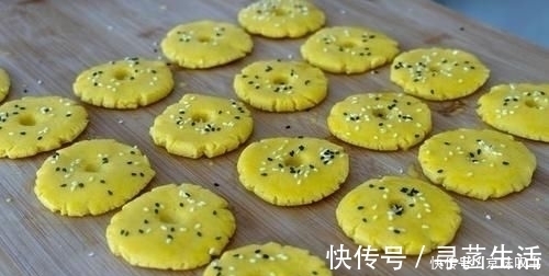 入口即化的桃酥,轻轻一碰就咬下来了,简单3步,配方比例超详细