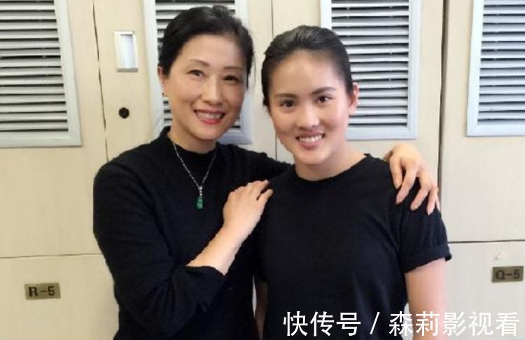 娱乐八卦|郭晶晶接班人被领导接见,跷二郎腿被批没教养,回怼:叉开腿吗?