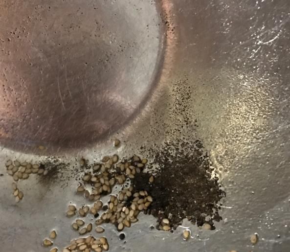 想吃芝麻酱不用买,5块钱自制1大瓶,纯正无添加,做法还简单