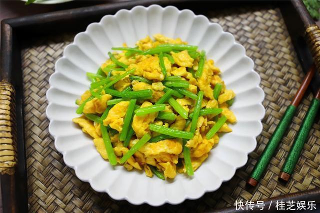 冬天要多吃此素菜,2块钱一把,简单一炒,鲜香美味,好吃又营养