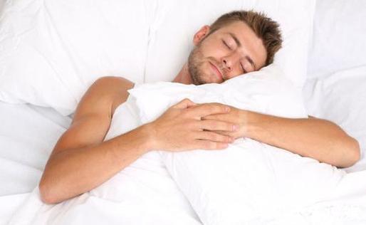 林医师|男性裸睡的6大好处，第二种老婆最喜欢，对健康而言，不妨试试！