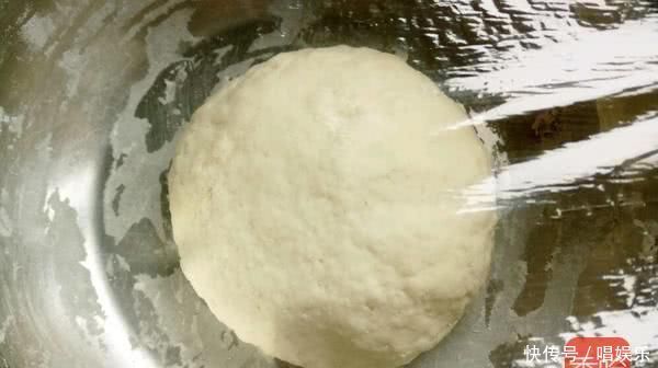 烧饼也能自己做,和面很关键,面软油酥香比买的还好吃