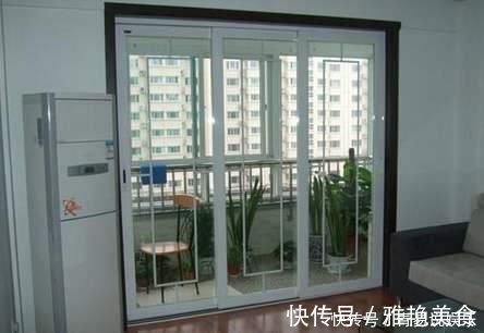 实用|头次见阳台不装推拉门装这个,好看又实用,后悔我家当初没早察觉