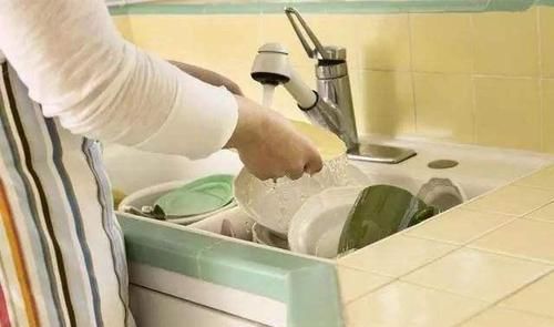 家家|家家厨房都有的一物,却是甲醛的“生产器”,为健康早点丢掉