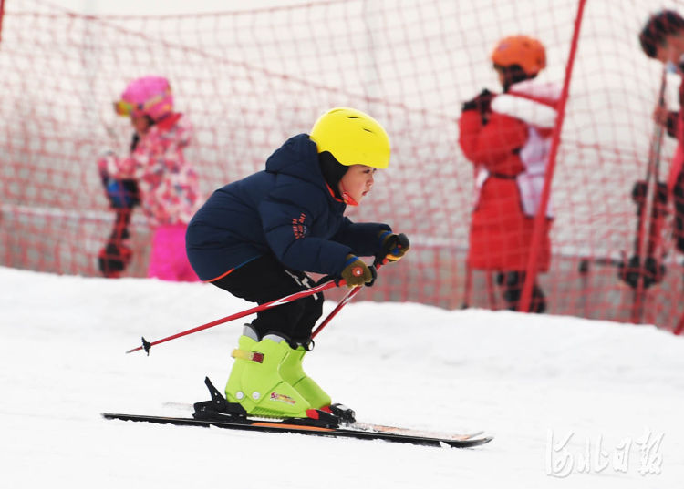 河北日报|河北邢台南和区：上冰雪 迎冬奥