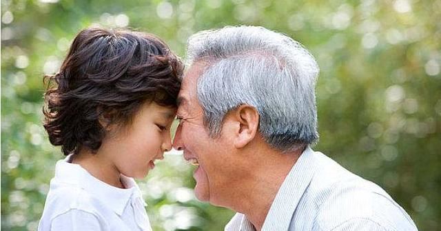 儿子|过年回家,奶奶逗孙子:不叫奶奶不给你住,孩子的话戳痛了她的心