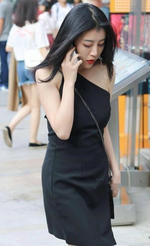 穿衣品位很重要，只要裙子选得好，怎么穿都很漂亮