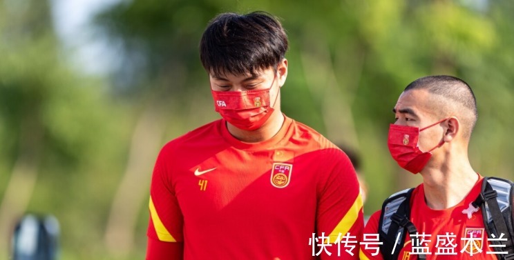 李霄鹏|国足首发11人武磊变数大,广州队3将镇守后防,22岁小将成奇兵!