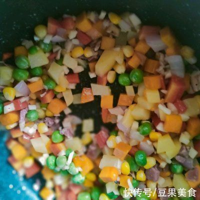 味达美|口感轻盈最适合神仙小姐姐的松茸火腿焖米饭