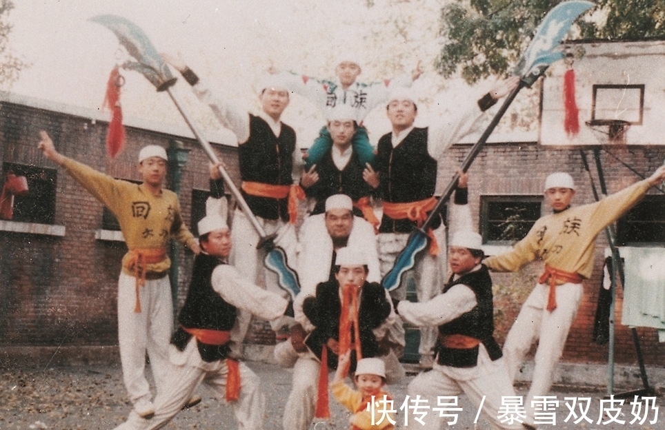 先生$曹金藻的功夫造诣如何?师承回族剑客马万顺,曹氏重刀第3代传人