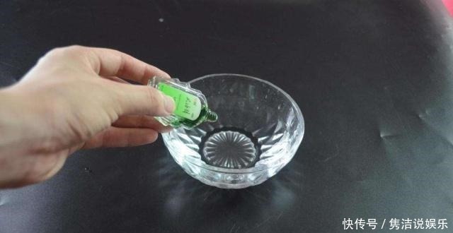 学生时代|睡前将“风油精”滴进身体此几处,第二天起床后,多数男人说管用