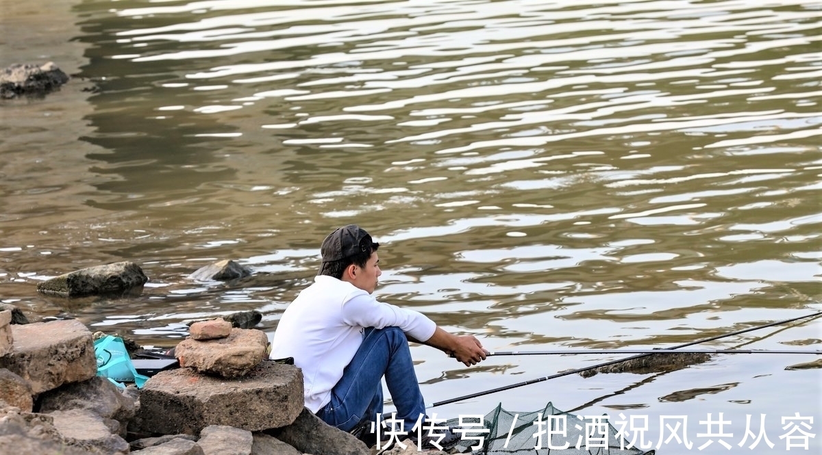 秋天钓鱼与夏季钓鱼有什么不同?通过这几方面的改变,不爆护都难