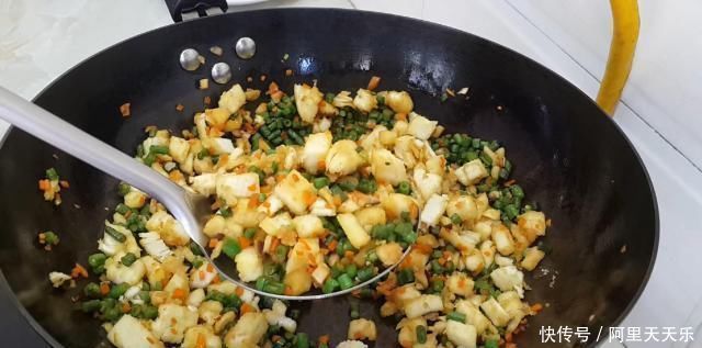 饺子皮|饺子皮别包饺子了,教你简单一做,比蒸饺包子好吃几十倍,太香了