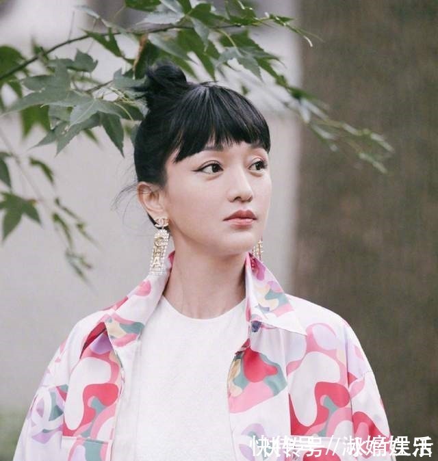 周迅!18岁周迅为艺术献身,“人体模特”油画曝光,现一幅卖184万