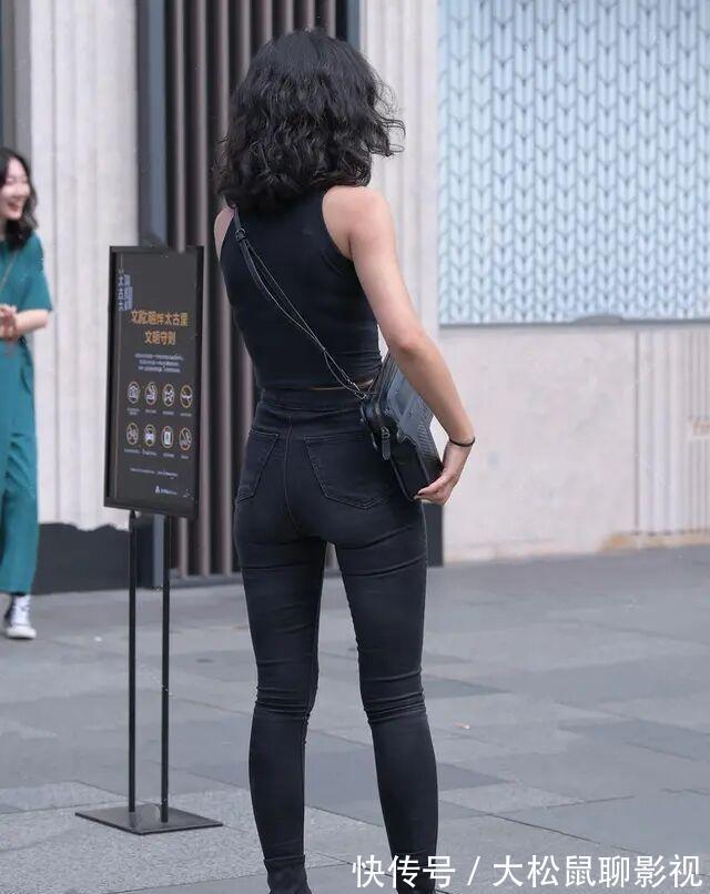 气质|气质长裙尽显优雅体态,薄薄的一身蓝色连衣裙搭配,轻盈自然迷人