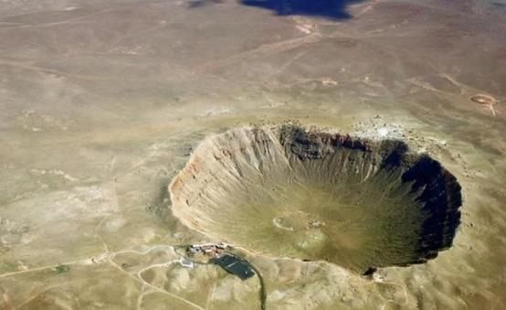 躲过 地球有幸躲过一劫，小行星在地中海上空坠入大气层，爆炸规模堪比核弹