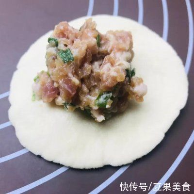中筋面粉|吃过这款自己做的鲜肉包子，我再也没去过包子铺了