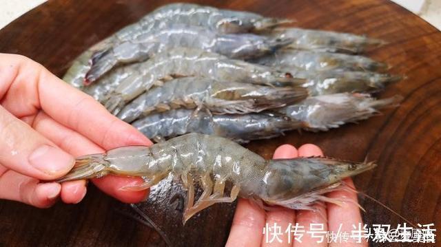 海虾|吃虾时,虾线到底要不要去?60岁老渔民告诉你答案,别再做错了