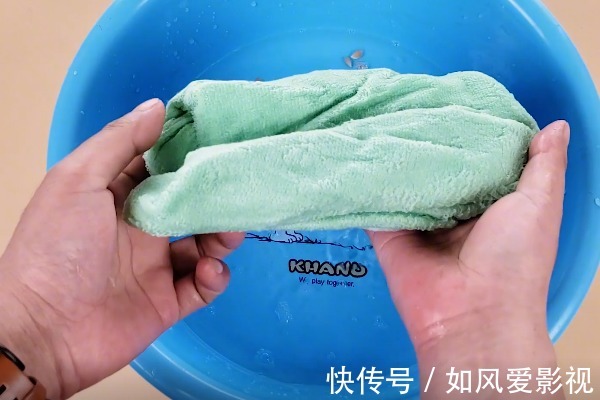 晚上睡觉前,一定要在门上挂一条毛巾,作用真厉害,学会受用一生