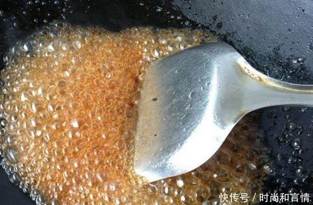 白糖|炒糖色是白糖还是冰糖大厨这样做,多加1步,炒出糖色红亮诱人
