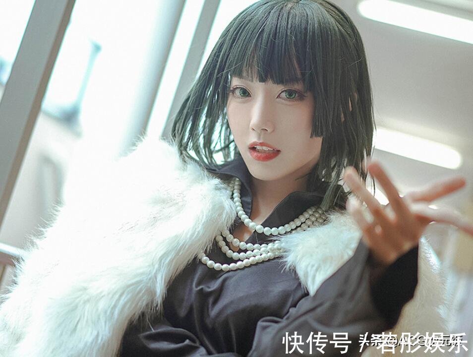 一拳超人|最难出的COS二次元角色,在动漫中画风很简单,但没几个人敢出