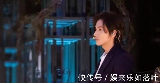 这首歌|刘涛主持时犯职业大忌,对哥哥们区别对待令人尴尬,赵文卓也躺枪
