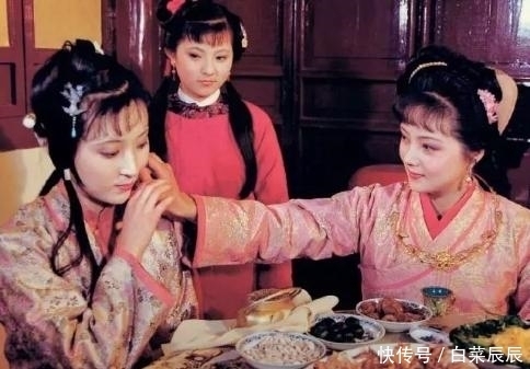 宫花|黛玉原本姓秦?她真正的身份碾压薛宝钗