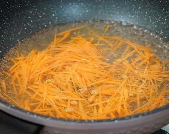 玉米面窝窝头这样做,营养健康又香软美味,一上桌就被家人抢着吃