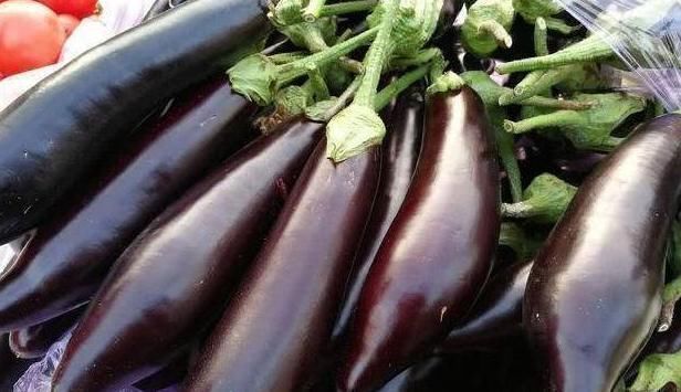 人到中年|人到中年,适合多吃3种食物,赶走湿气,排出毒素,只要几块钱