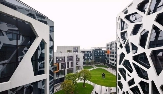 落户|刘强东投320亿，华为直接落户，这个小城市凭啥受大佬们青睐？