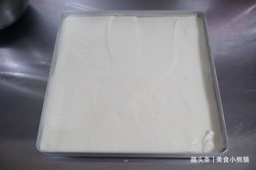 教你制作原味戚风蛋糕卷不裂不粘方法，步骤详细，保证你一学就会