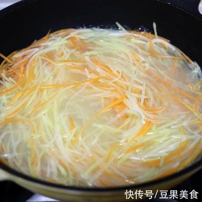 早餐|周末超美味的低脂早餐——土豆丝卷饼来袭，还不快吃
