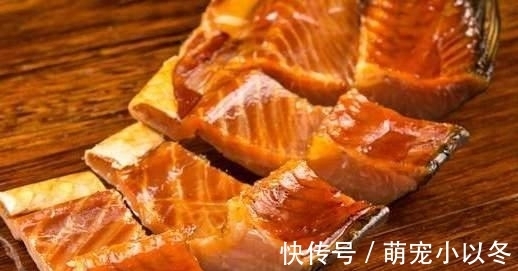 蒸腊鱼，直接蒸还是先煎一下？都不对，步骤弄错了，难怪又咸又硬