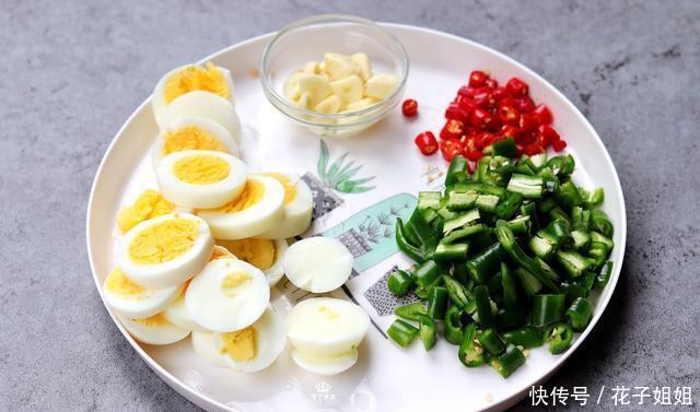 外焦里嫩|辣椒炒蛋又有新做法,外焦里嫩,香辣下饭,比传统做法好吃10倍