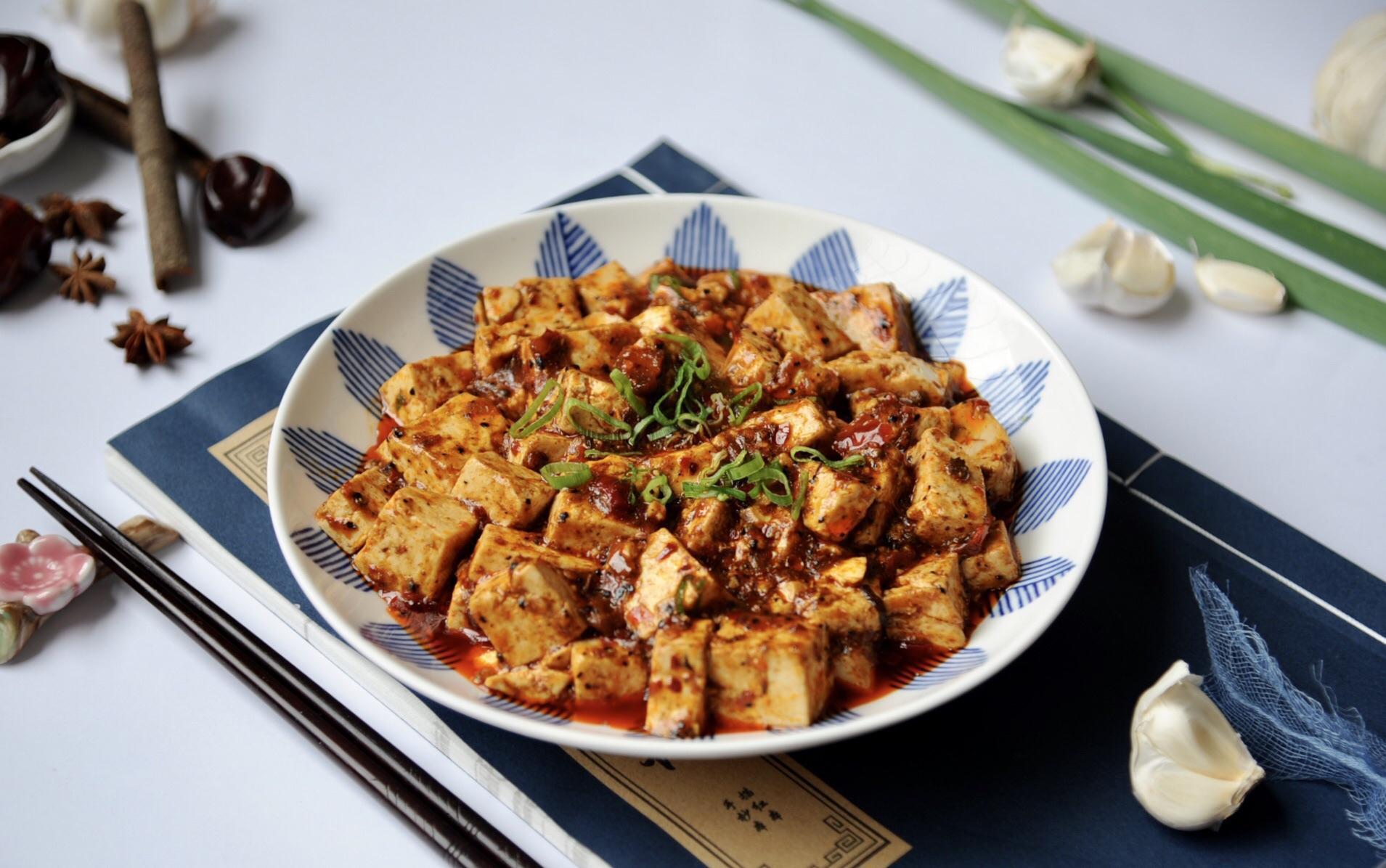 花2块钱买1块豆腐这样做，麻辣鲜嫩，在家也能吃到经典川菜