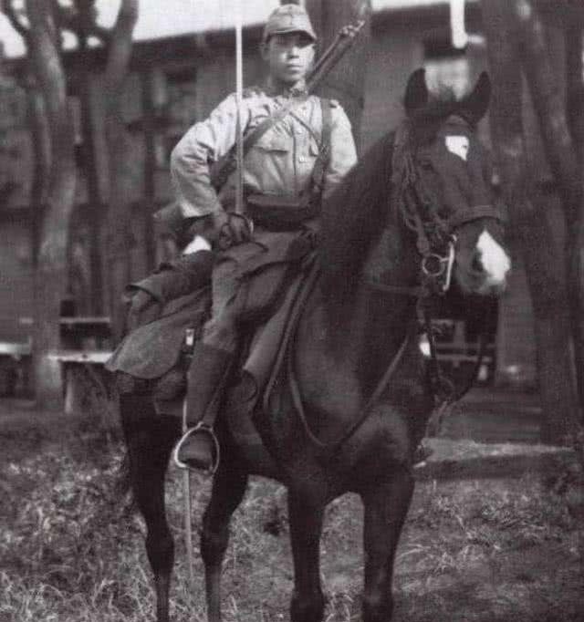 士兵|日本骑兵对决苏联装甲集群的后果 苏军士兵连续吃了一个月马肉