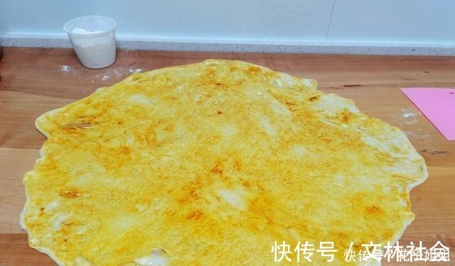 两口子周末这样吃午晚餐,不丰盛却舒心暖胃,网友简单的幸福