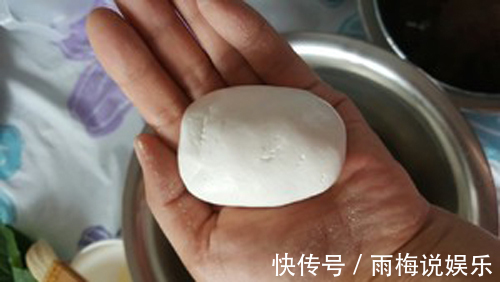 小吃|东北的特色小吃“粘耗子”，您吃过吗做法简单，让人百吃不厌