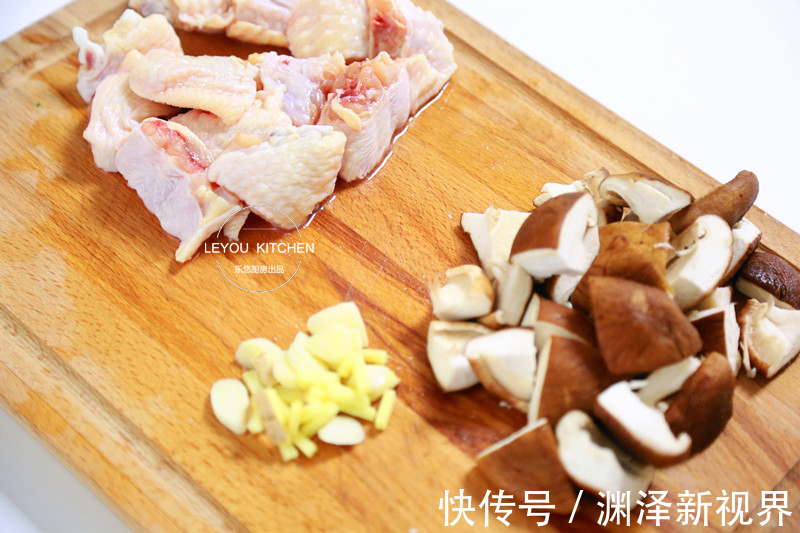 饭菜|夏天的懒人焖饭，饭菜一锅出，平时一碗的饭量，现在能吃两碗