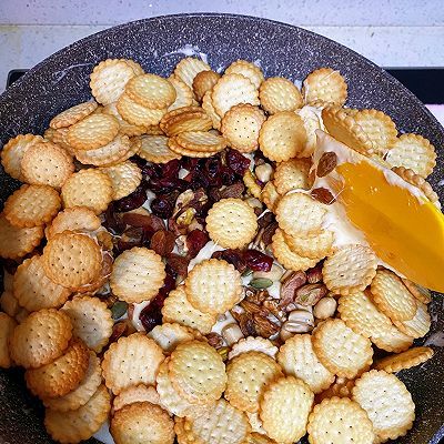 坚果多多雪花酥