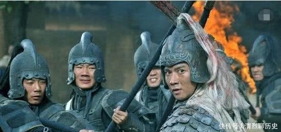 抛弃|关羽战败,将士们都抛弃他跑了,为何赵云战败,却没一个人弃逃?一目了然