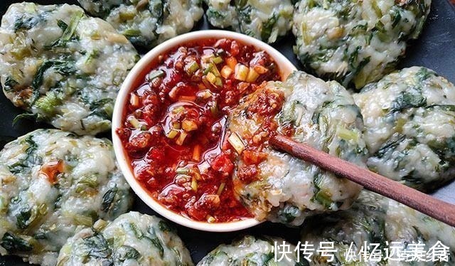 小饼|最近我迷上吃它,一拌一蒸好筋道,出锅蘸着料吃,2口一个,真香!