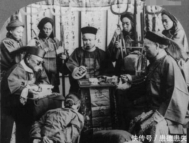 晚清|晚清时的犯人有多惨一组老照片告诉你，看完令人感慨！