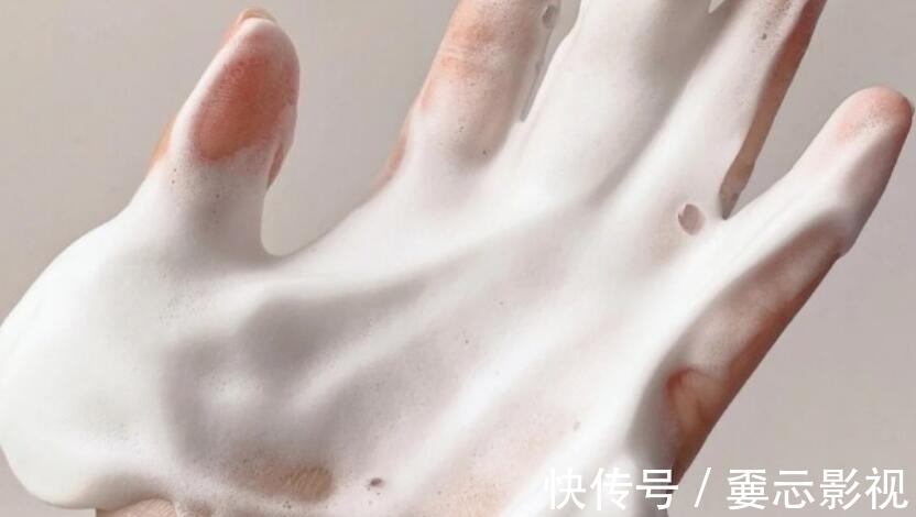 氨基酸|屈臣氏的“热门洗面奶”,起初因便宜被冷落,李佳琦:香奈儿平替